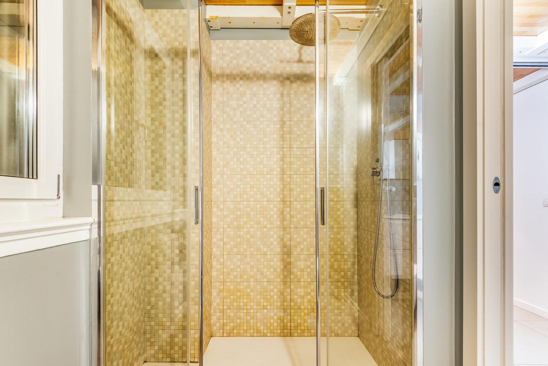 Brand New Milano 5 Pax Wifi Corso Sempione Apartment Luaran gambar